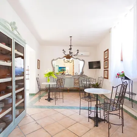 La Fontanella Hotel 3*